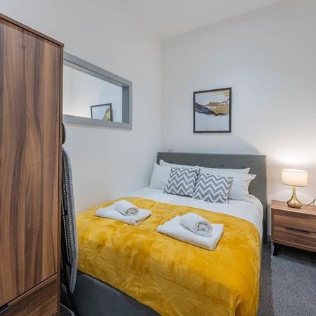 Modern 1 Bedroom Apartment In Dudley Brierley Hill Eksteriør bilde