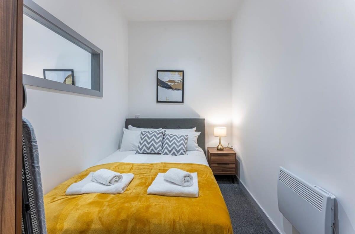 Modern 1 Bedroom Apartment In Dudley Brierley Hill Eksteriør bilde