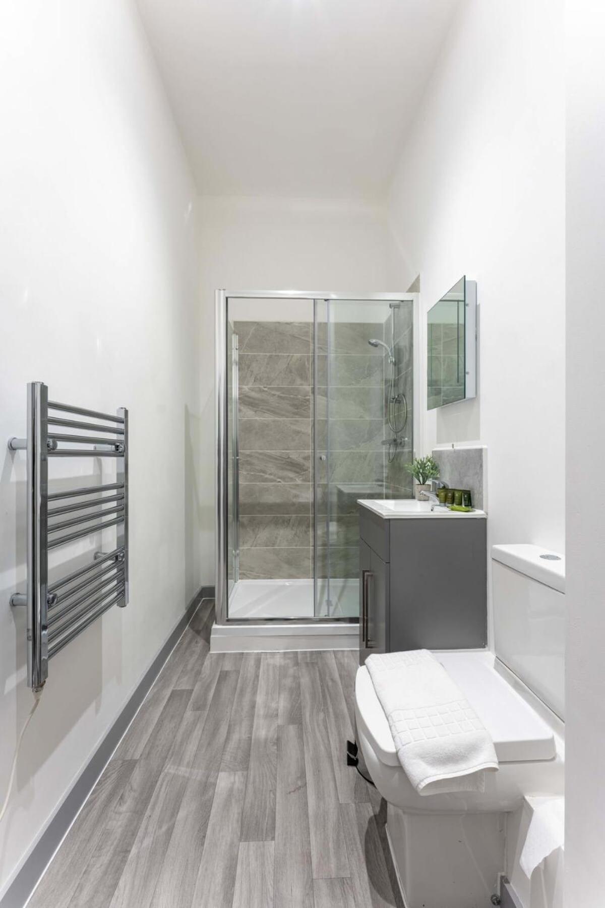 Modern 1 Bedroom Apartment In Dudley Brierley Hill Eksteriør bilde