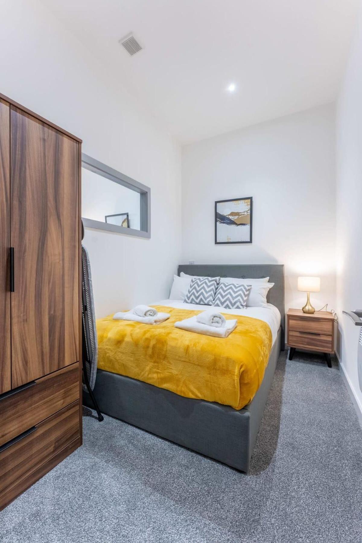 Modern 1 Bedroom Apartment In Dudley Brierley Hill Eksteriør bilde
